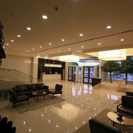 Goutham Grand Hotel Tenali Esterno foto