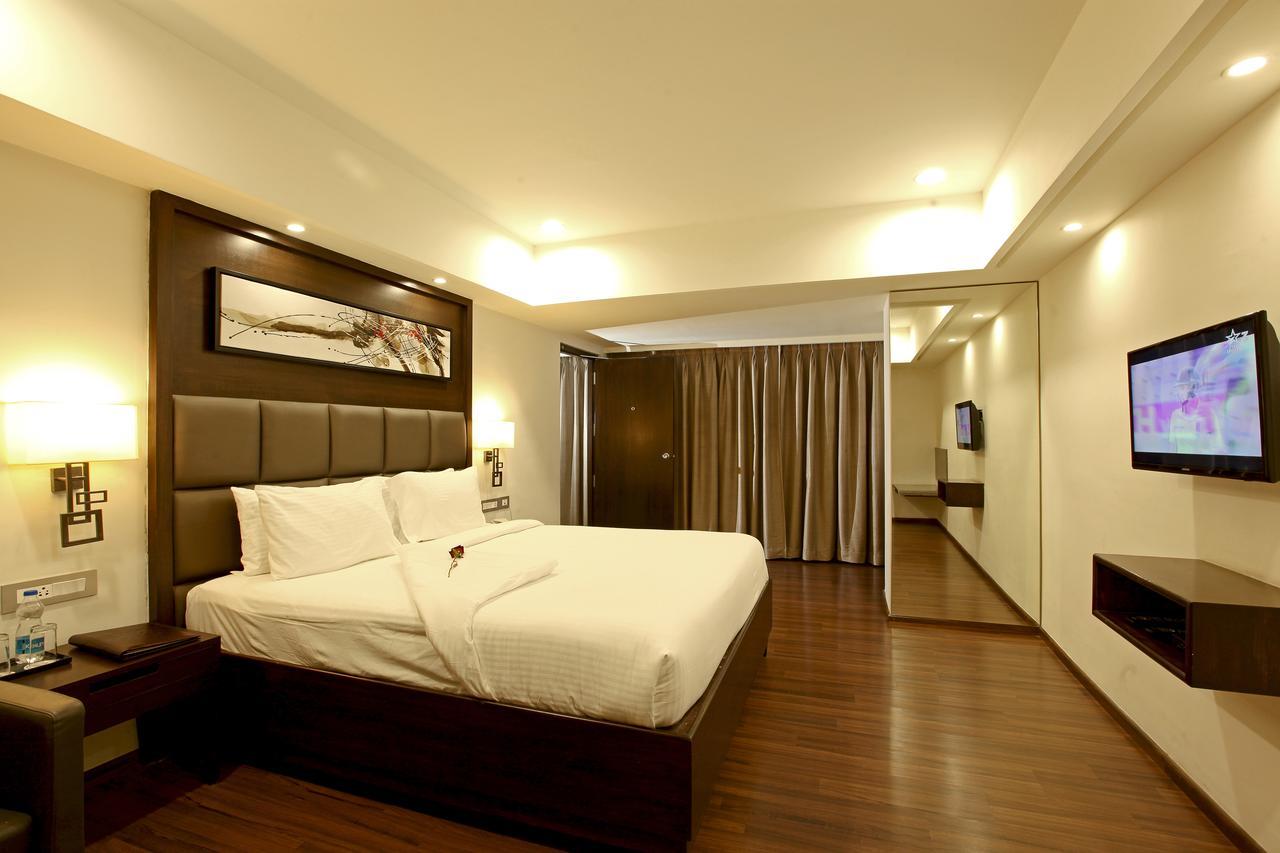 Goutham Grand Hotel Tenali Esterno foto