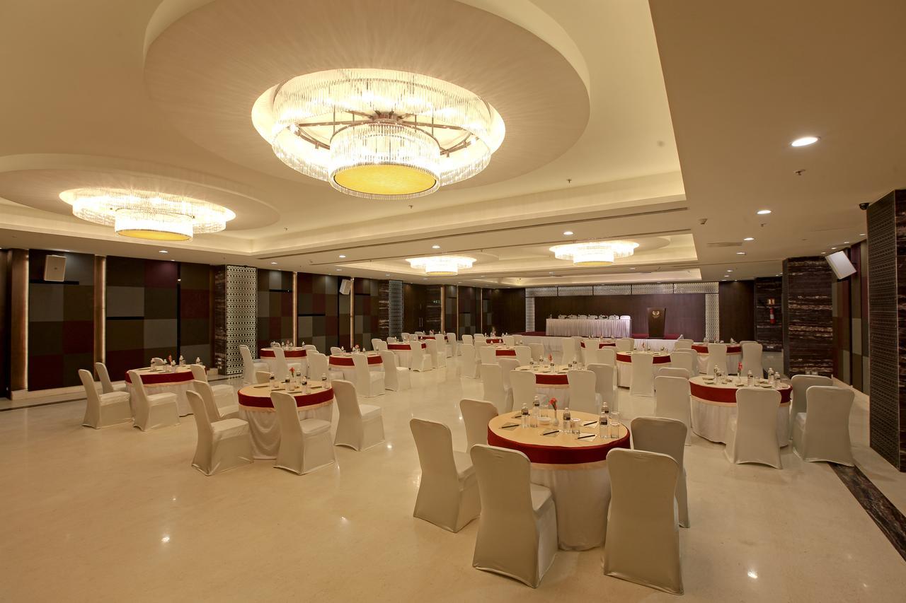 Goutham Grand Hotel Tenali Esterno foto