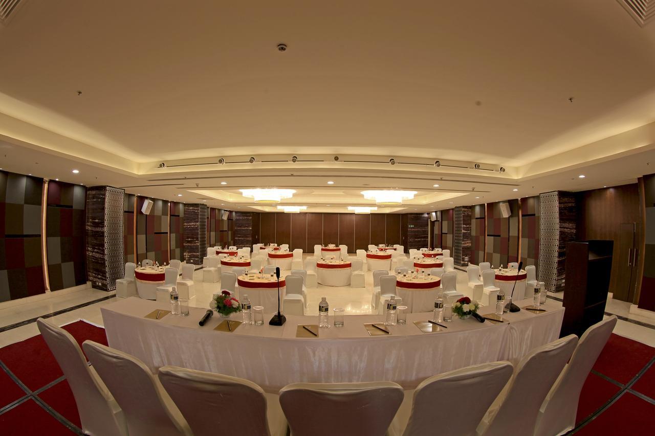 Goutham Grand Hotel Tenali Esterno foto