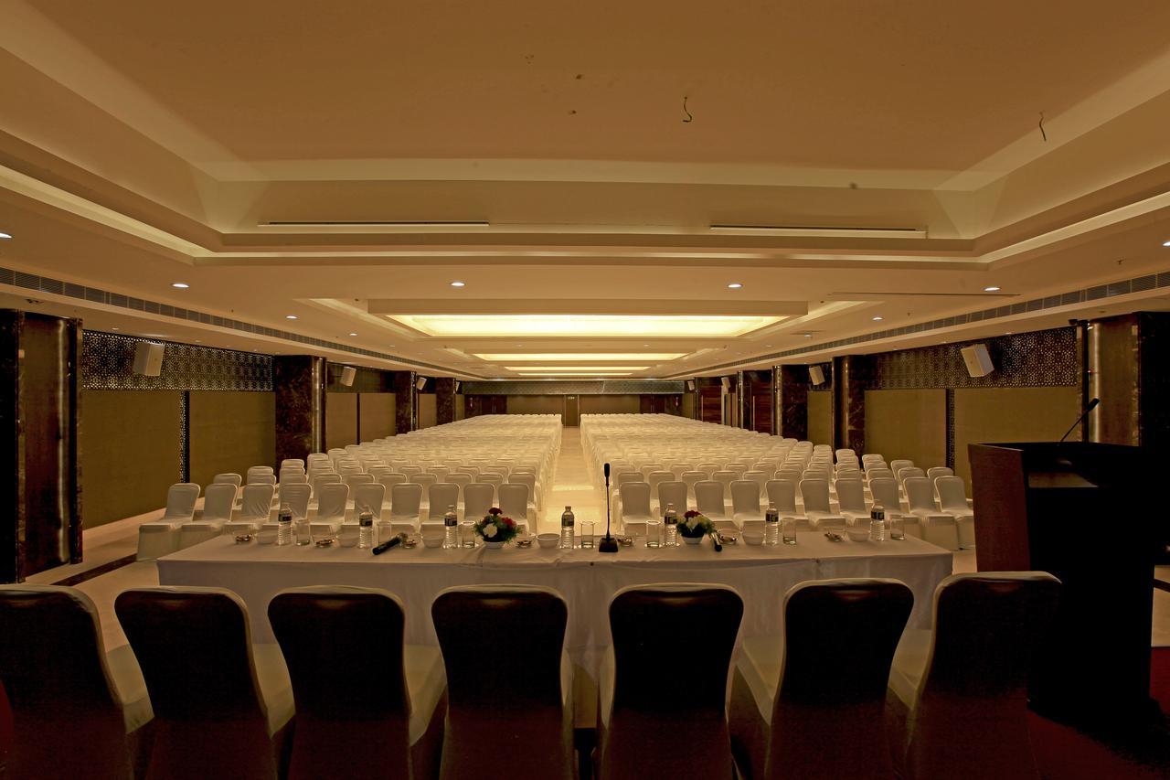 Goutham Grand Hotel Tenali Esterno foto