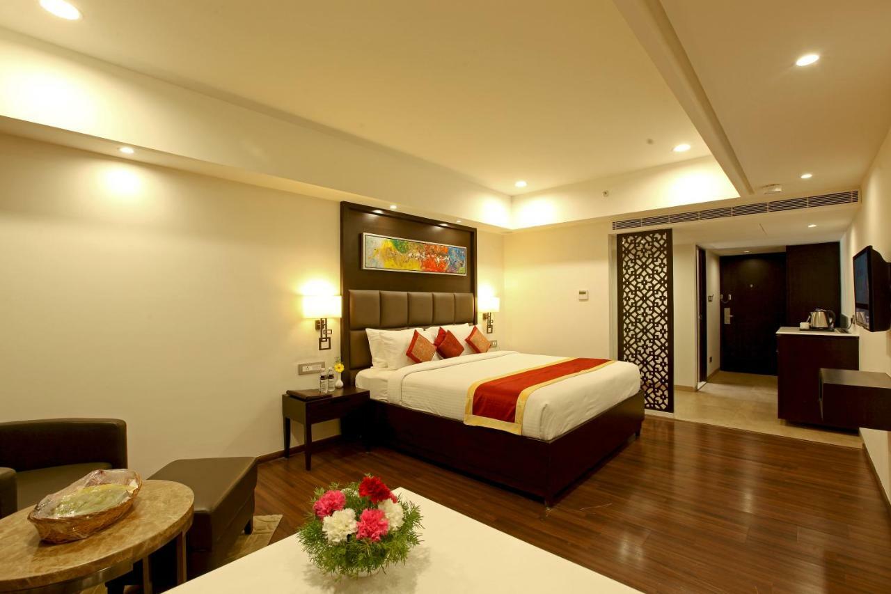 Goutham Grand Hotel Tenali Esterno foto