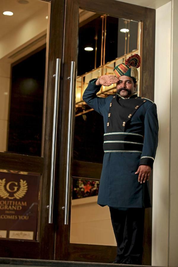 Goutham Grand Hotel Tenali Esterno foto
